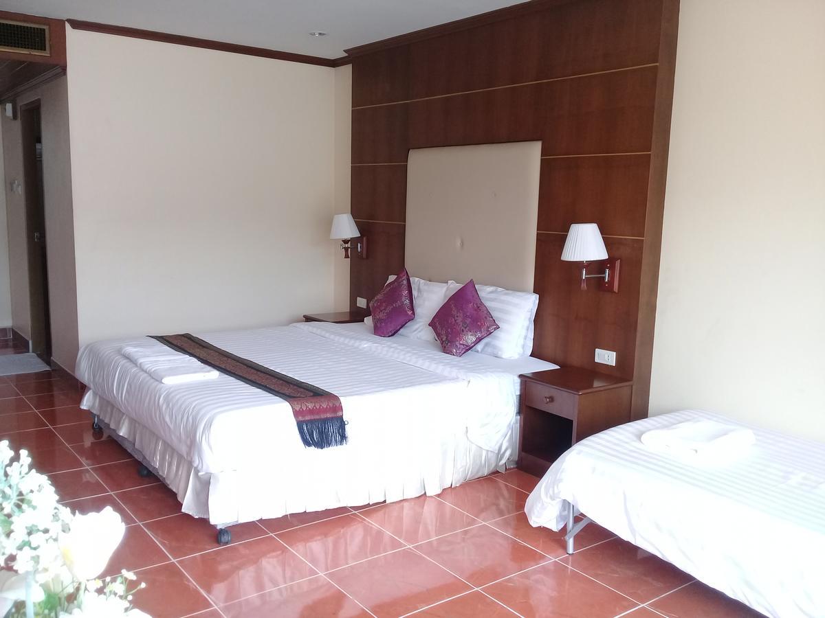 Hotel Ban Tyrol Patong Exterior foto
