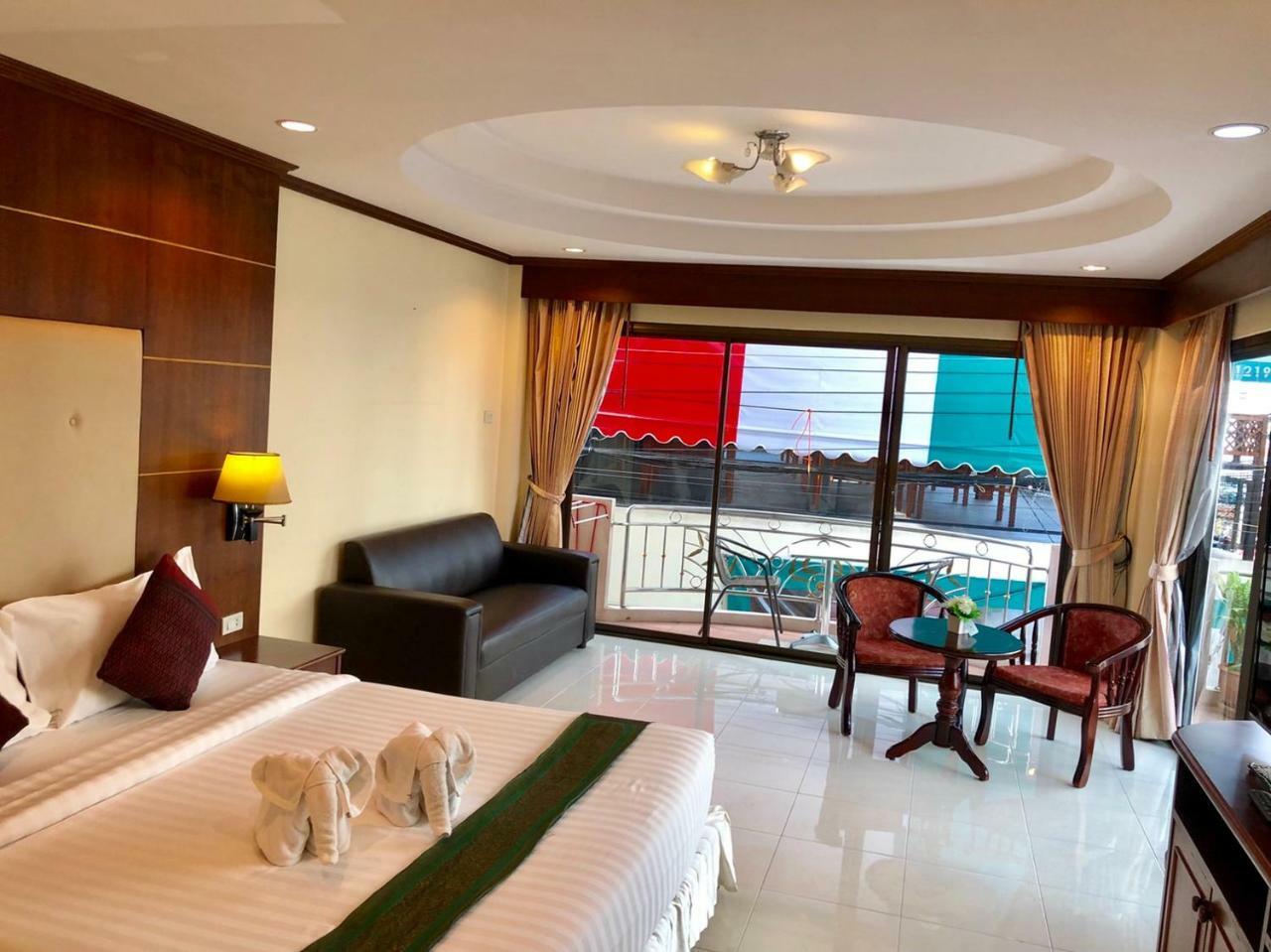 Hotel Ban Tyrol Patong Exterior foto